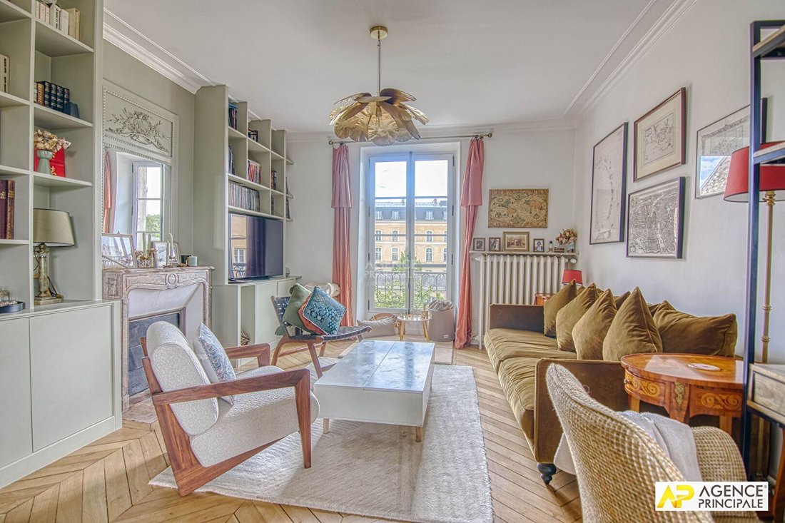 Apartment in Domaine National du Château, Versailles, France 3 - 18660236