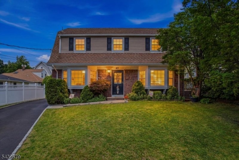 House in Kearny, New Jersey, United States 2 - 18659975