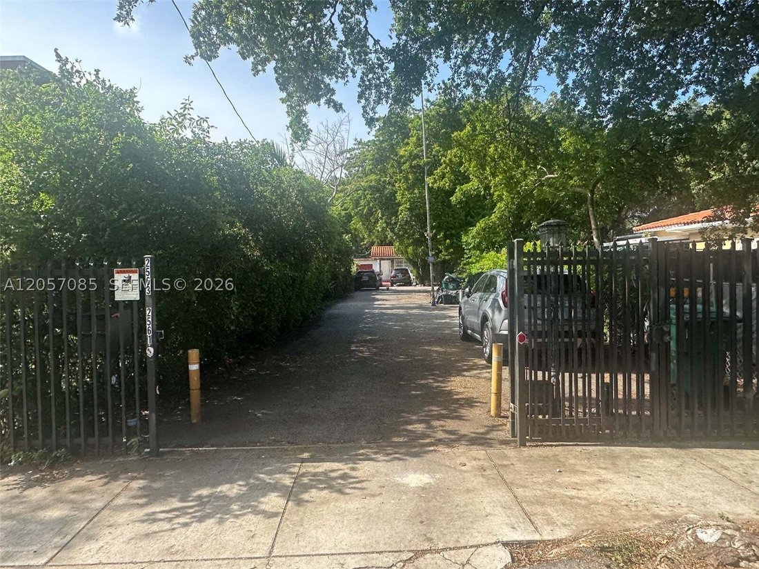 House in Miami, Florida, United States 4 - 18663445