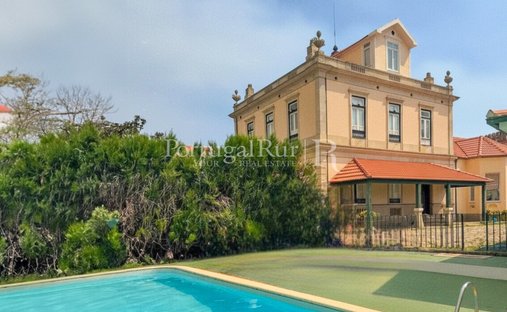 Chateau in Almacave, Viseu District, Portugal 1