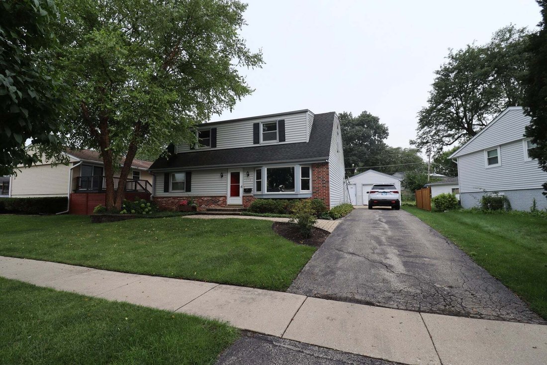 House in Buffalo Grove, Illinois, United States 2 - 18669231