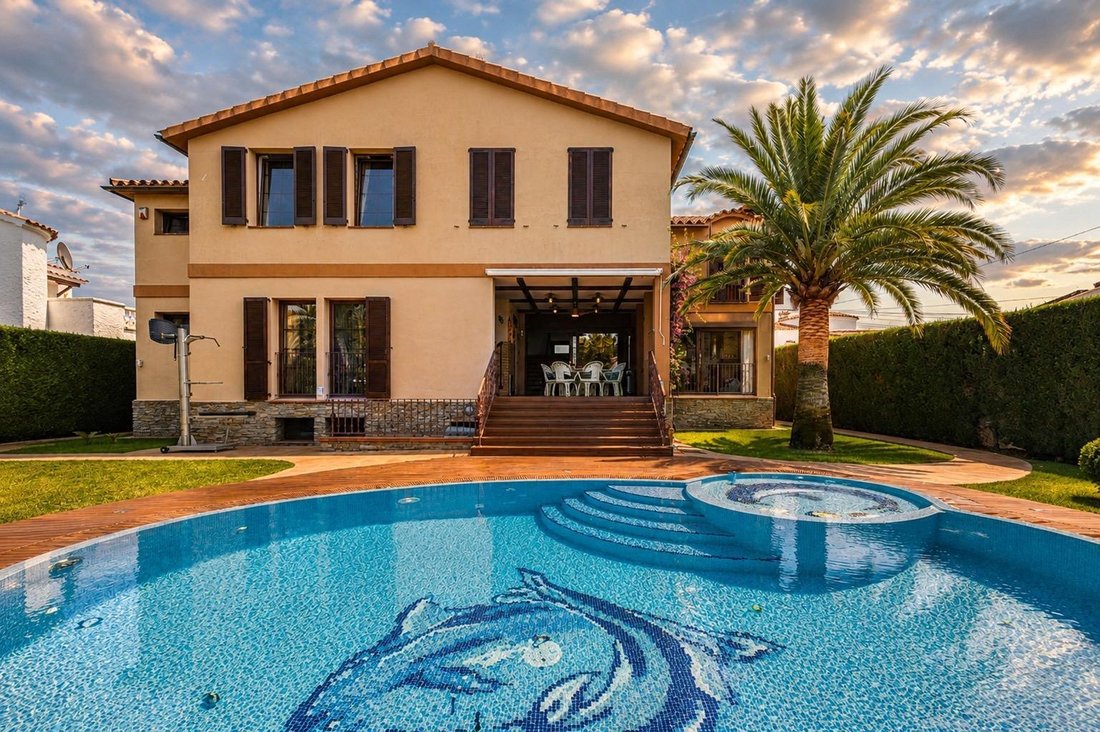 House in Empuriabrava, Catalonia, Spain 4 - 18666607