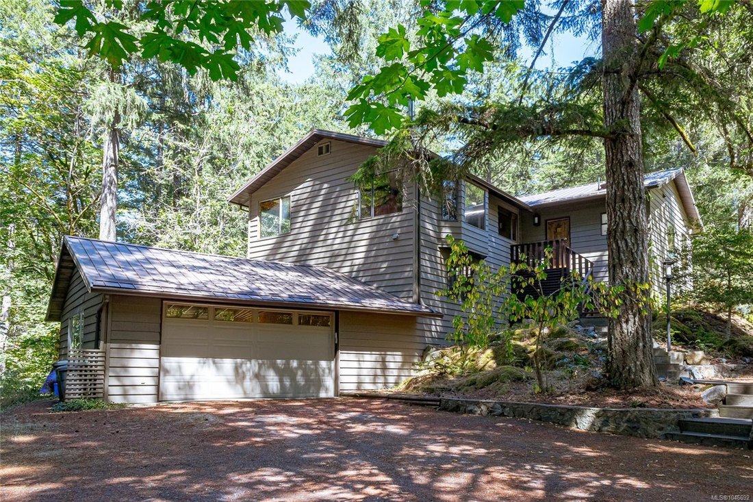 House in Saanich, British Columbia, Canada 1 - 18665451