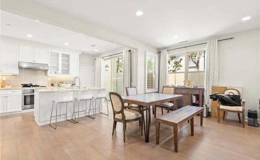 Condo in Irvine, California, United States 1
