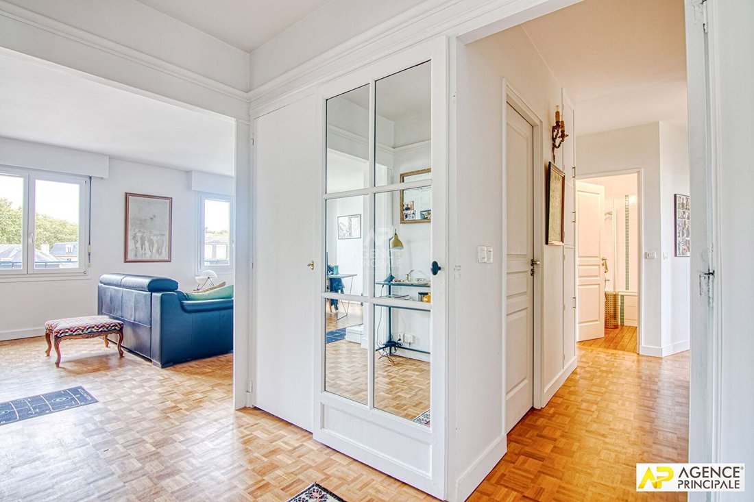 Apartment in Notre Dame, Versailles, France 2 - 18662519