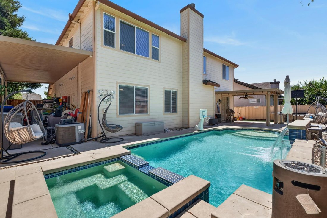 House in Elk Grove, California, United States 4 - 18666030