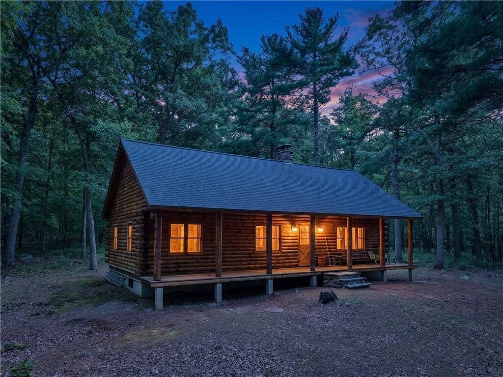 House in Burrillville, Rhode Island, United States 2 - 18667713