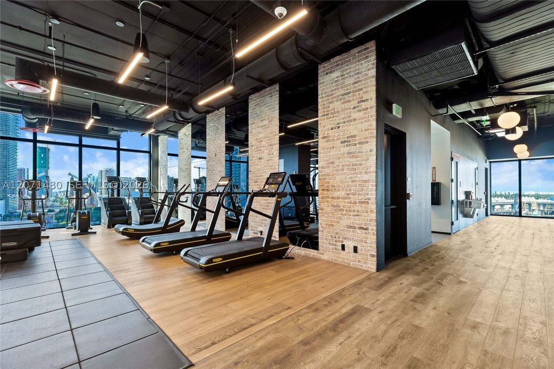 Condo in Miami, Florida, United States 4 - 18663547