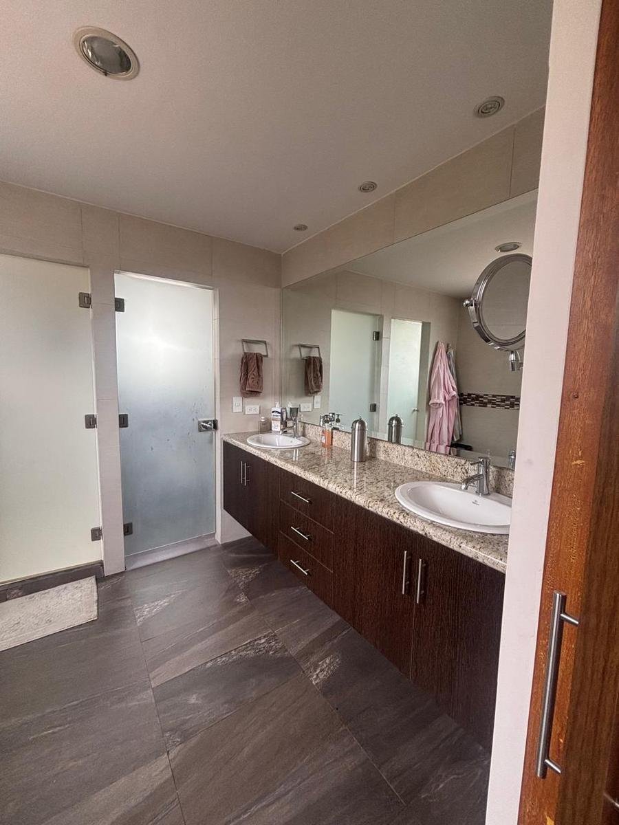 House in Quito, Pichincha, Ecuador 3 - 18660215