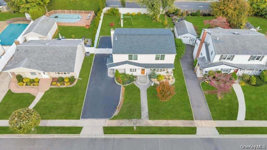 House in Hicksville, New York, United States 3 - 18668951