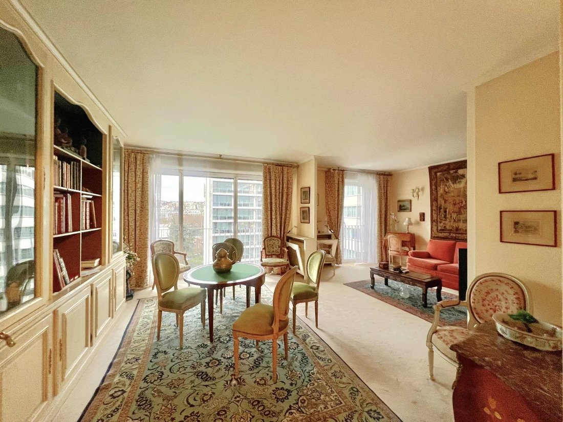 Apartment in Gros Caillou, Paris 7e Arrondissement, Paris 2 - 15868905
