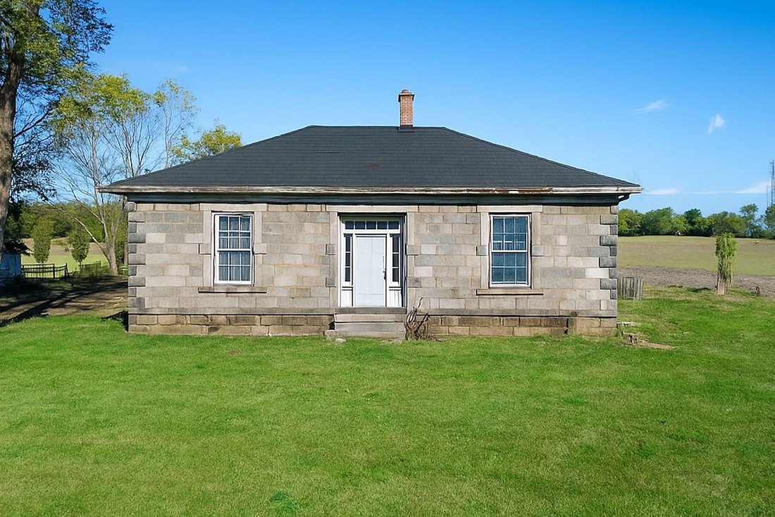 House in Brant, Ontario, Canada 1 - 18660123