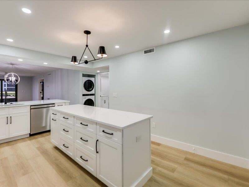 Condo in Sanibel, Florida, United States 3 - 18658992