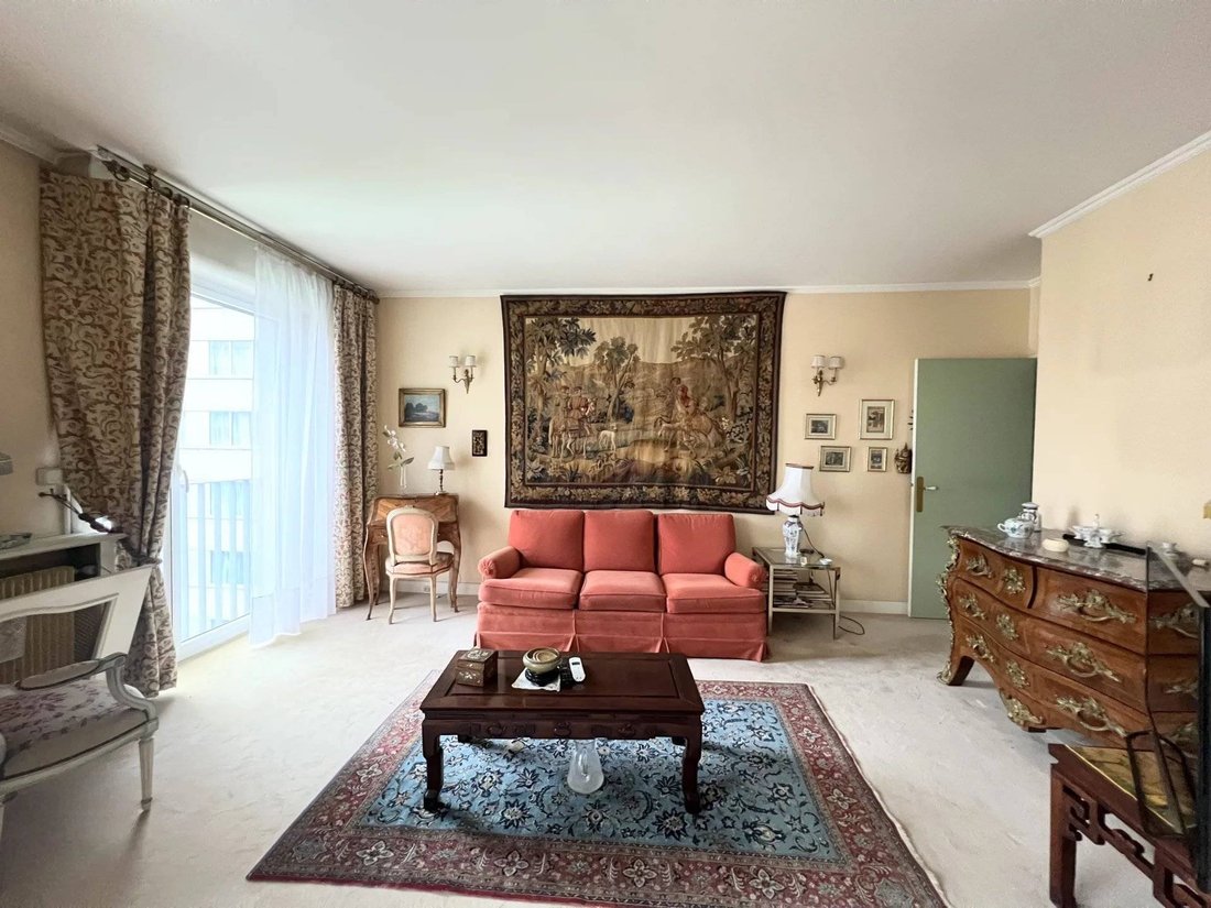 Apartment in Gros Caillou, Paris 7e Arrondissement, Paris 4 - 15868905
