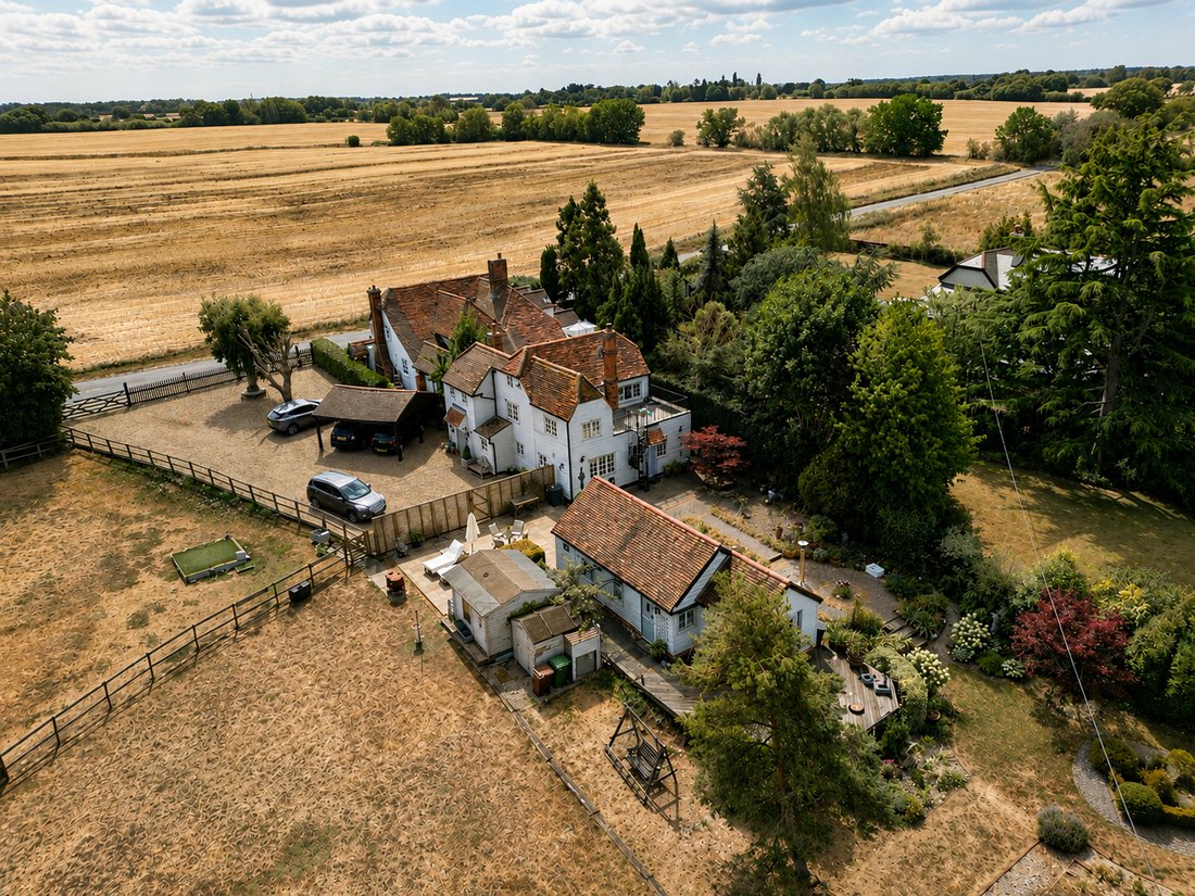 House in Roxwell, England 1 - 15575927