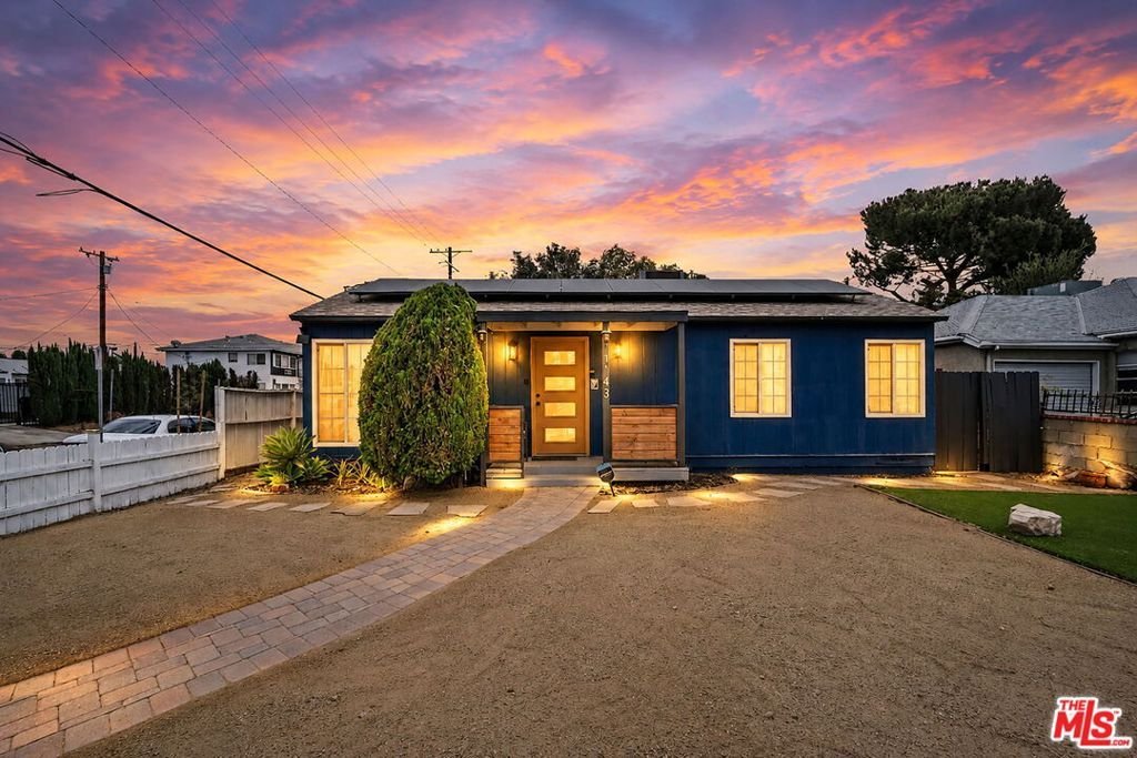 House in Los Angeles, California, United States 1 - 18662022