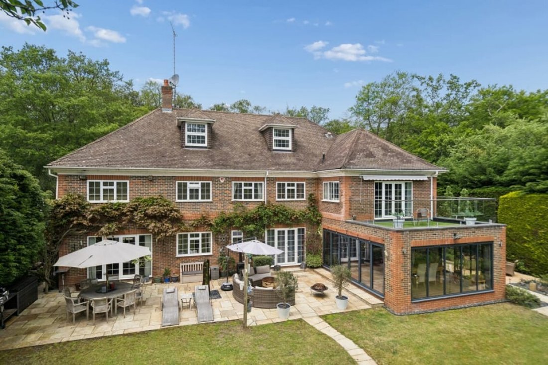 House in Farnham Royal, England 1 - 18012723