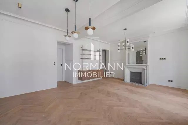 Apartment in Saint Philippe du Roule, Paris 8e Arrondissement, Paris 3 - 18063938