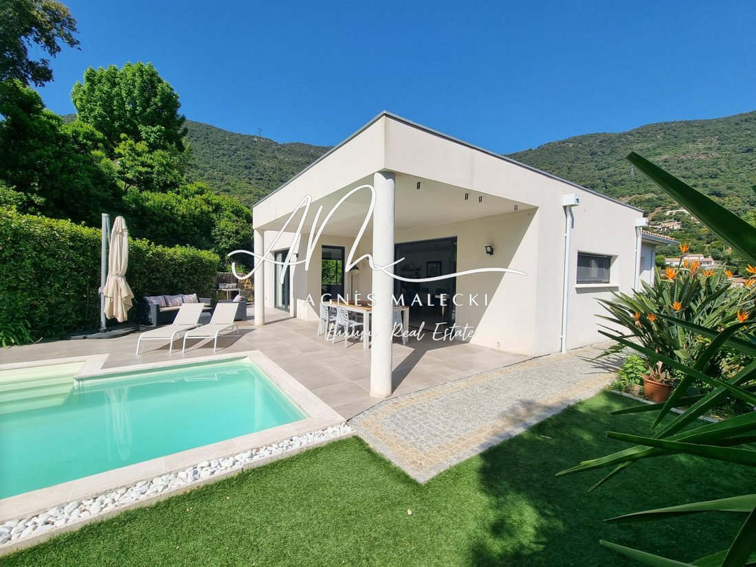 Villa in Nord, Cavalaire-sur-Mer, France 1 - 17730263