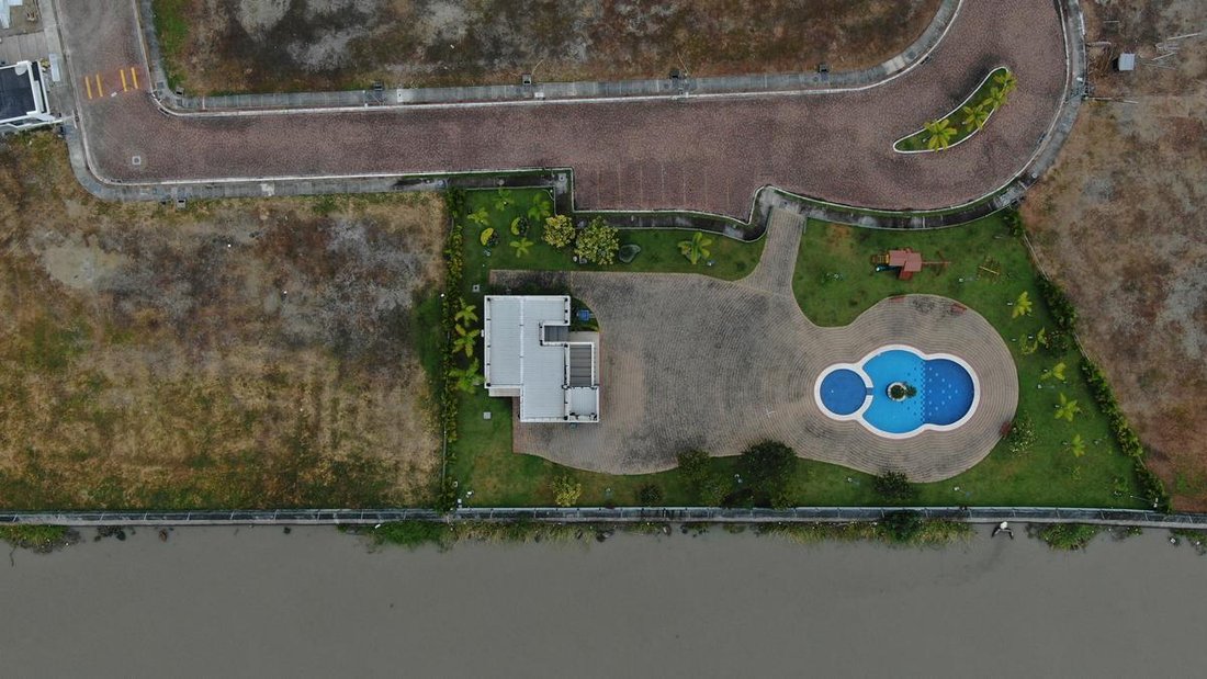 Land in Samborondón, Guayas, Ecuador 2 - 18660095