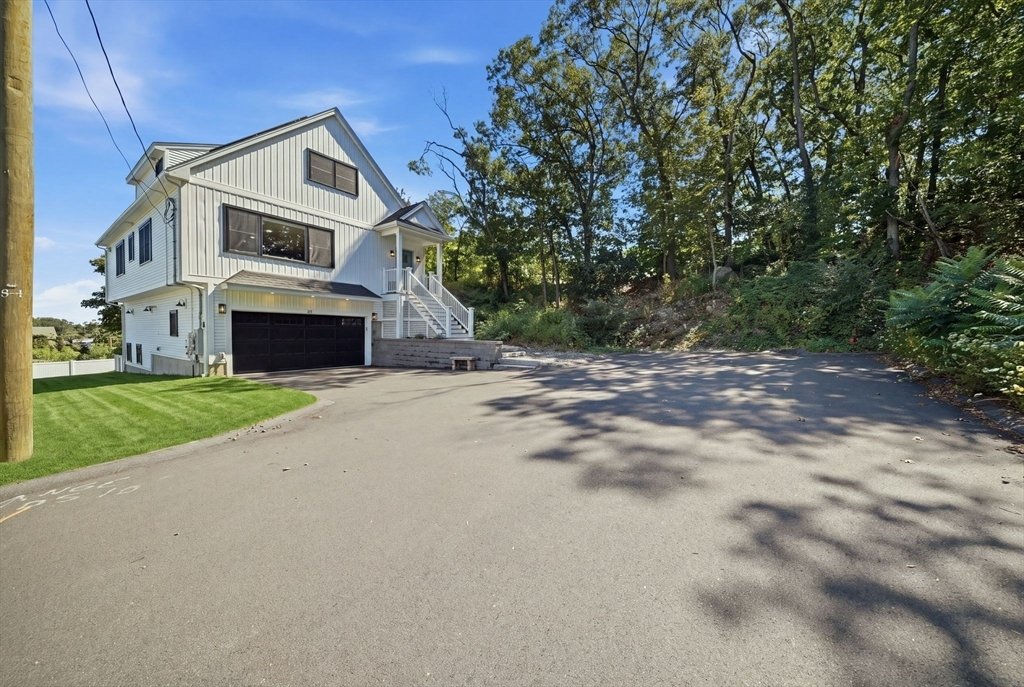 House in Saugus, Massachusetts, United States 4 - 18665577