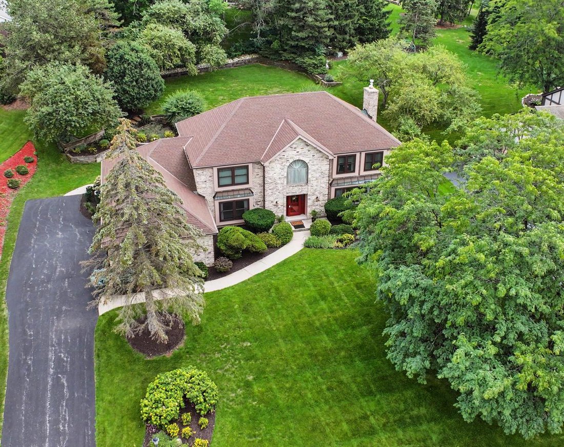 House in Brookfield, Wisconsin, United States 4 - 18665697