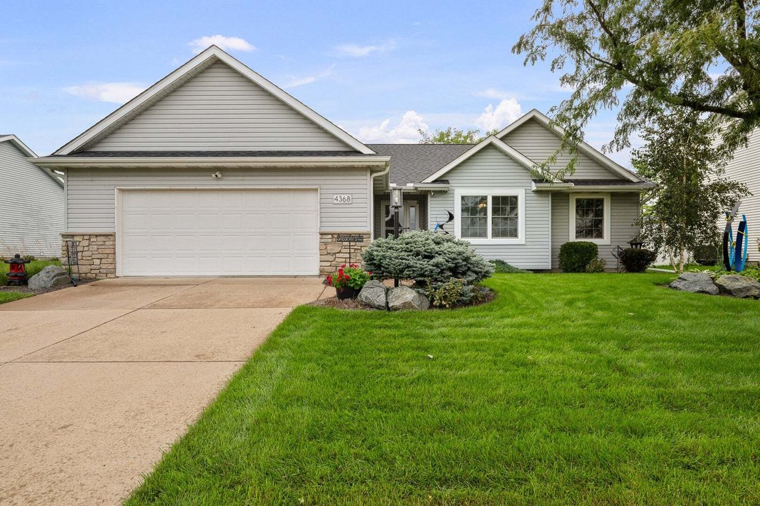 House in Bettendorf, Iowa, United States 2 - 18663124