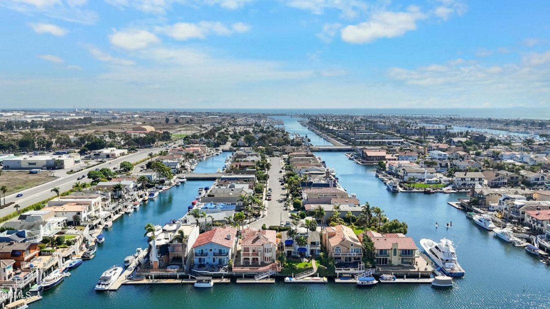 House in Oxnard, California, United States 4 - 18666579