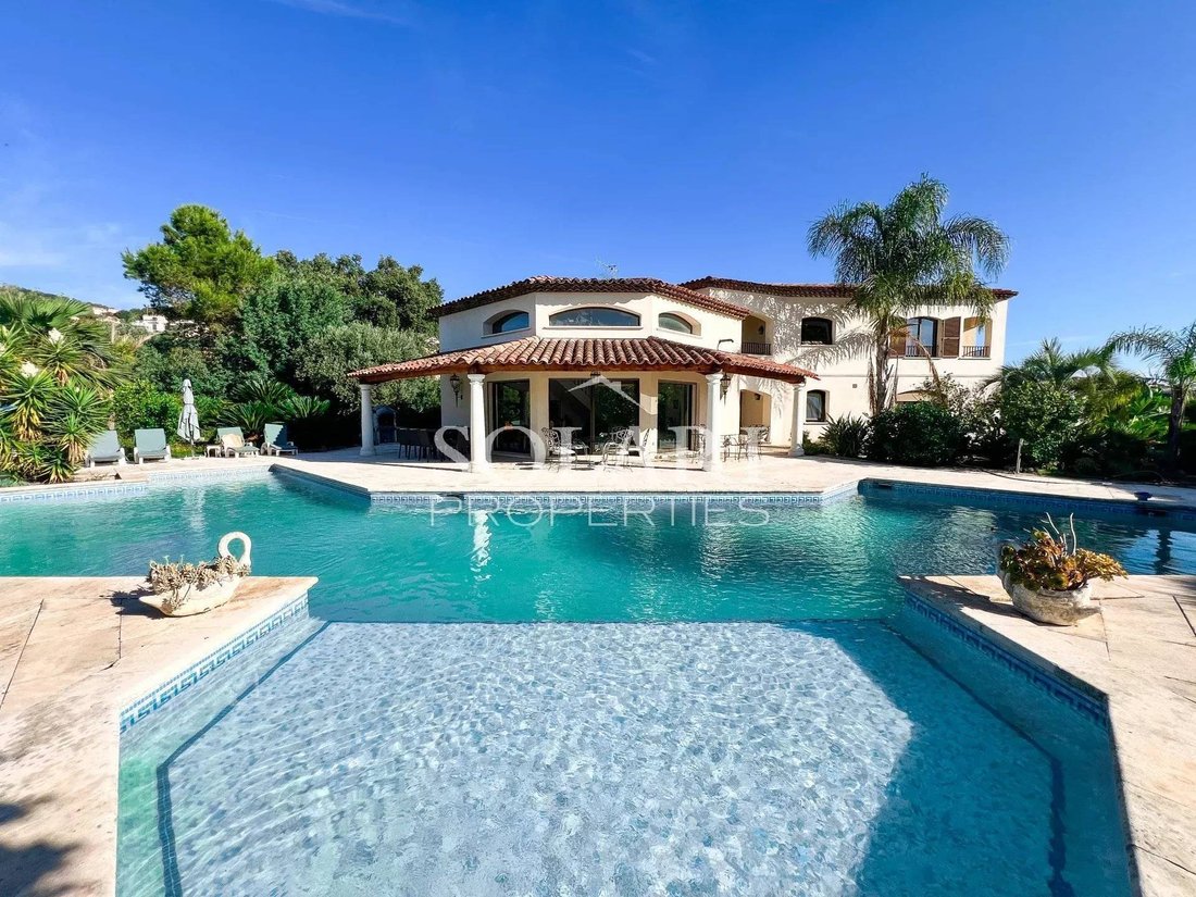 Villa in Le Grand Duc-Minelle, Mandelieu-la-Napoule, France 1 - 15664010