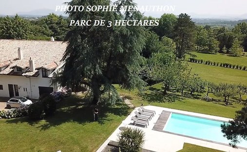 House in Halles-Hurlague, Biarritz, France 1