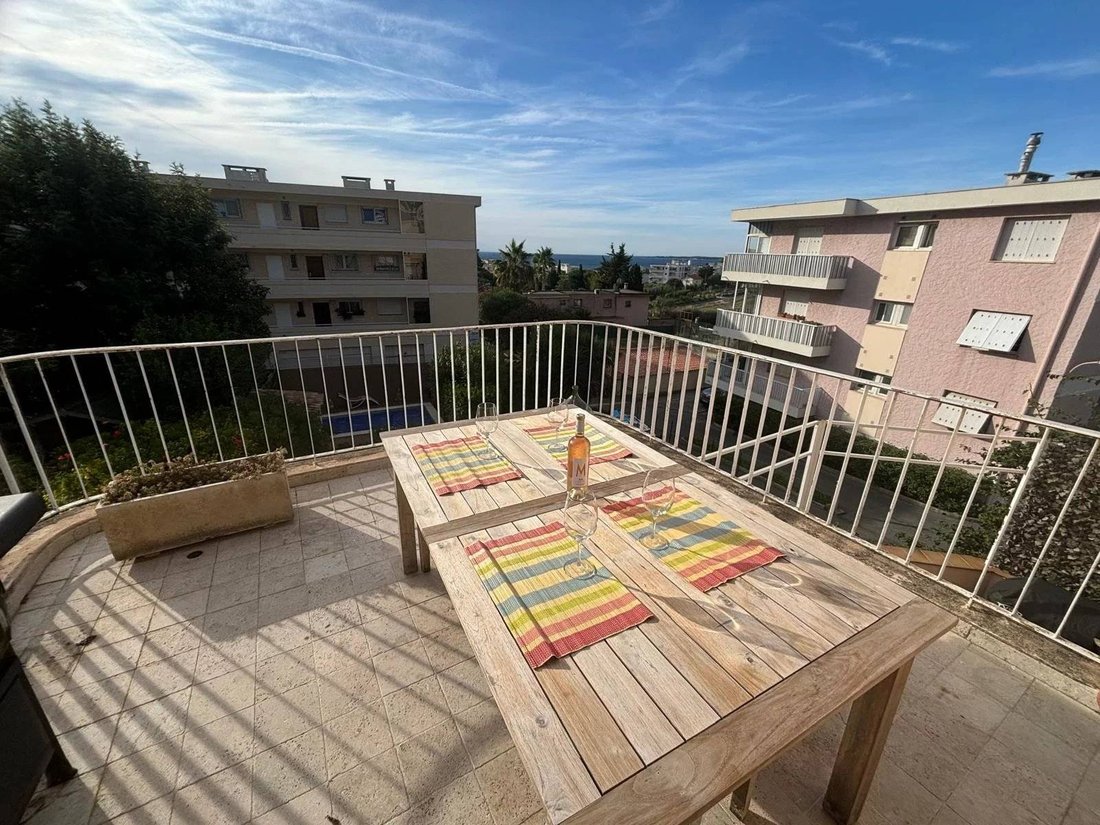 Apartment in Brusquet-Retenaou-Devens, Vallauris, France 2 - 16080971