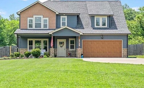 House in Cunningham, Tennessee, United States 1