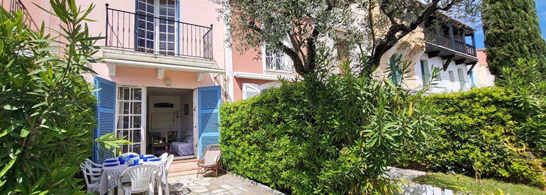 House in Grimaud, Provence-Alpes-Côte d'Azur, France 1 - 18666396