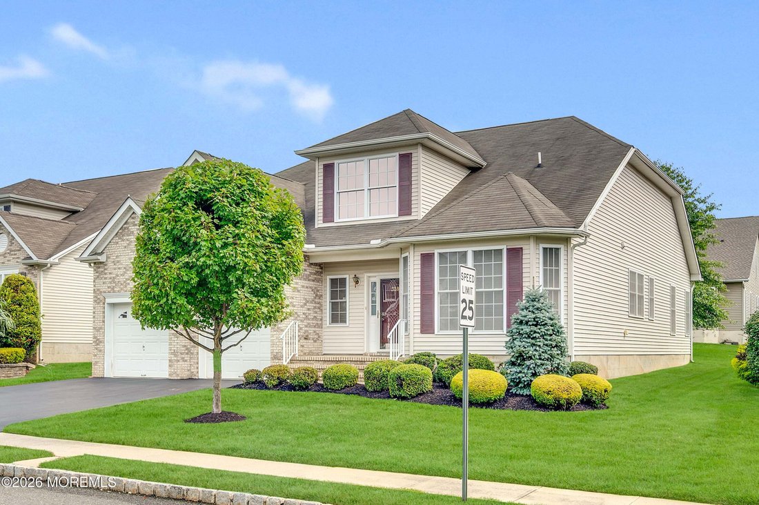 House in Marlboro Township, New Jersey, United States 2 - 18667674