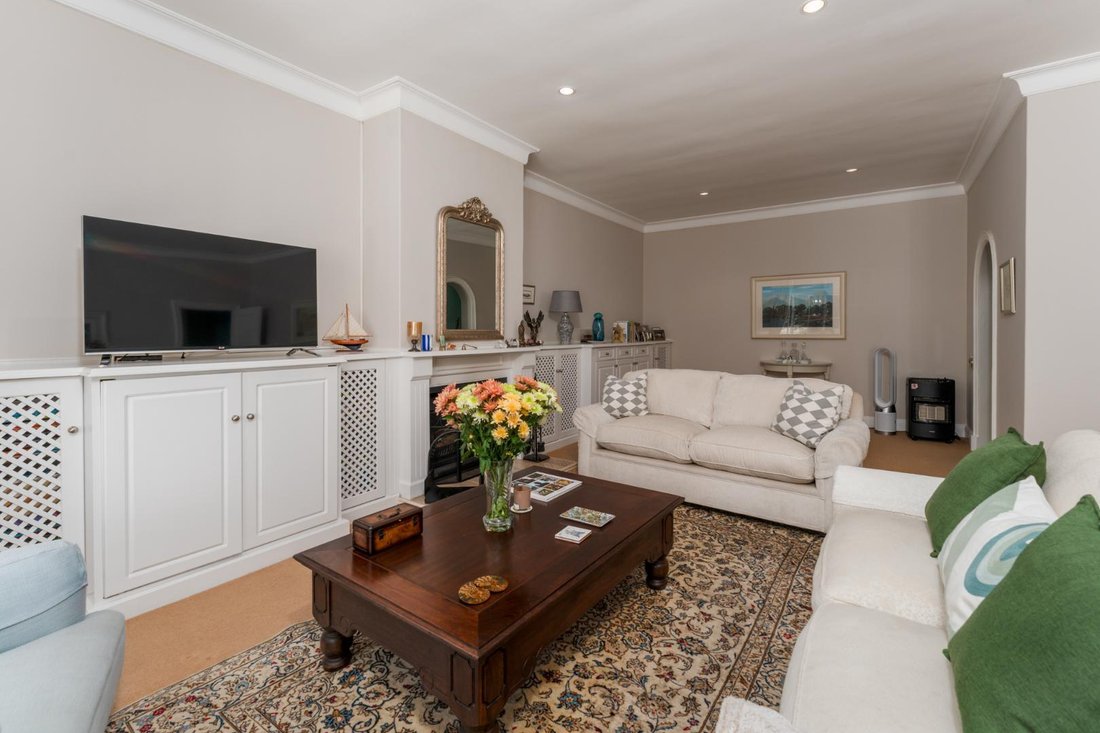 House in Kenilworth, Claremont, Cape Town 4 - 18665847