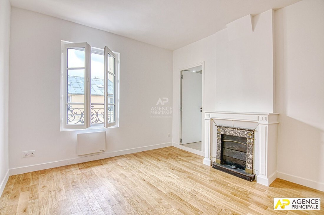 Apartment in Domaine National du Château, Versailles, France 5 - 18660206
