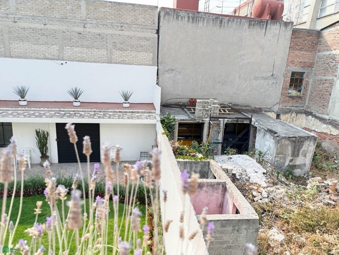 Condo in Santa Catarina Yecahuitzotl, Mexico City, Mexico 2 - 18023236