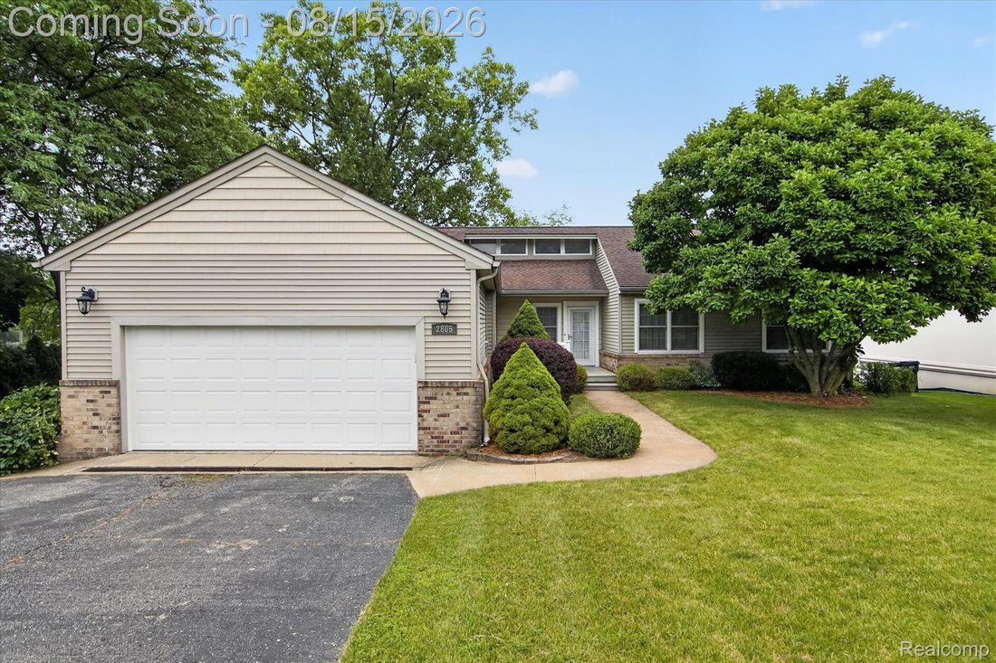 House in Brighton, Michigan, United States 3 - 18666094
