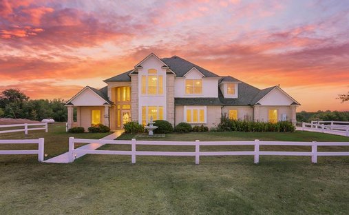 House in Decatur, Texas, United States 1
