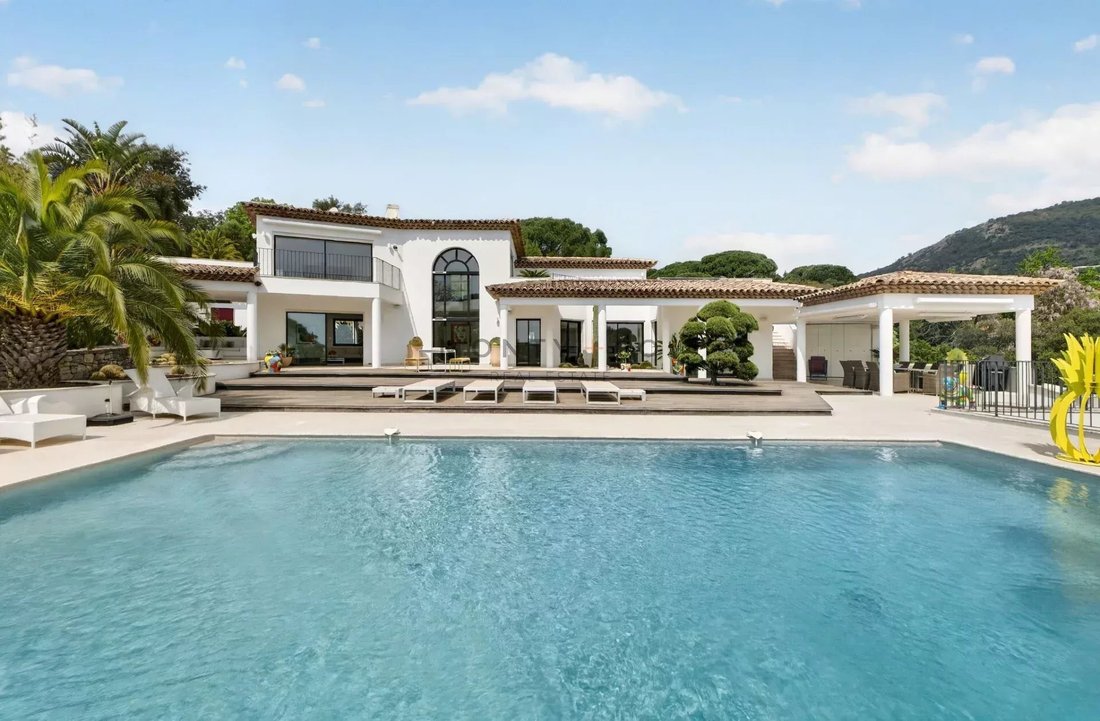 Villa en Grimaud, Provenza-Alpes-Costa Azul, Francia 1 - 17687549
