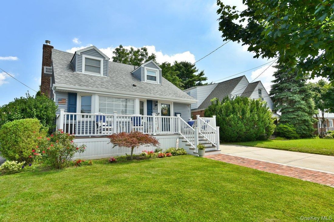 House in Mineola, New York, United States 1 - 18664238