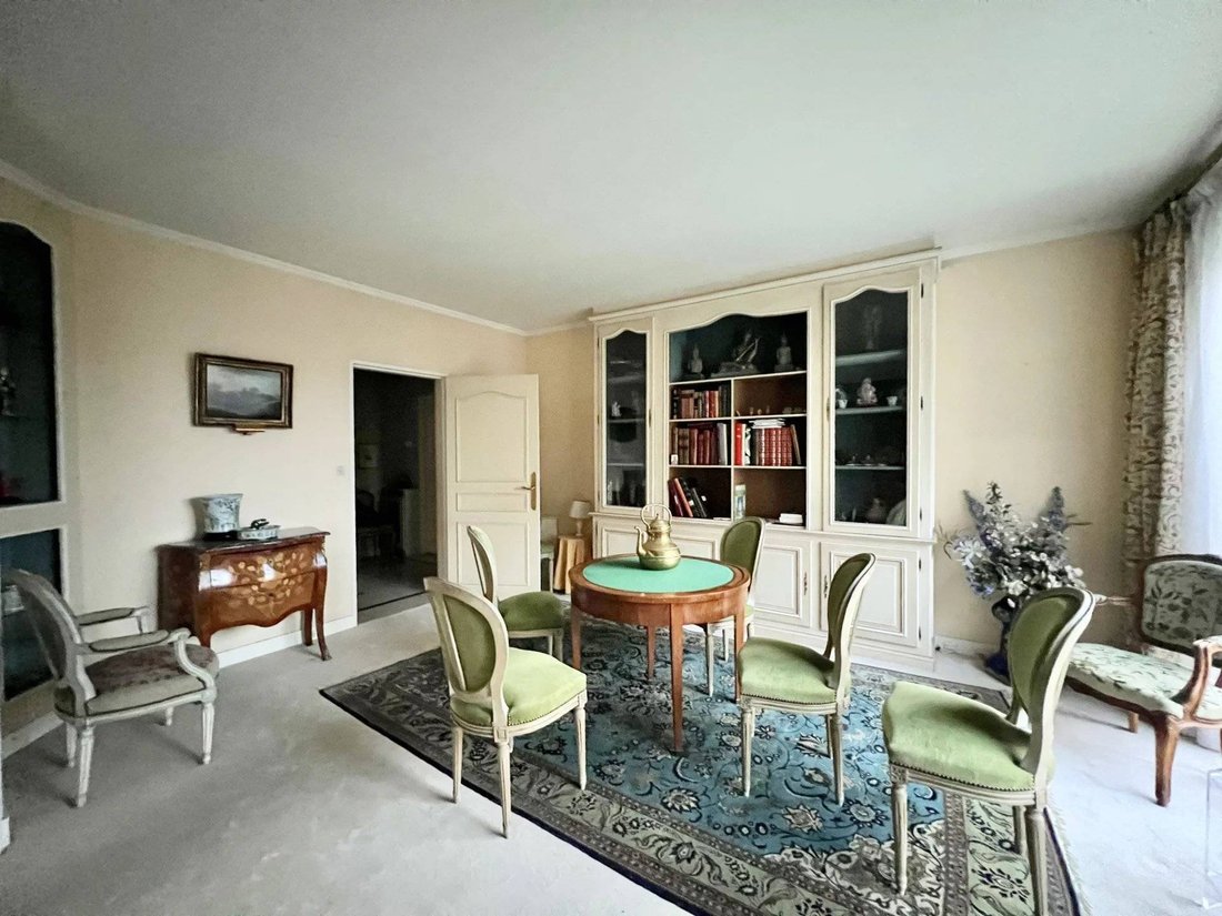 Apartment in Gros Caillou, Paris 7e Arrondissement, Paris 5 - 15868905