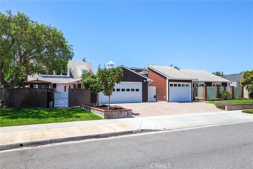 Costa Mesa, California, United States 1 - 18663938