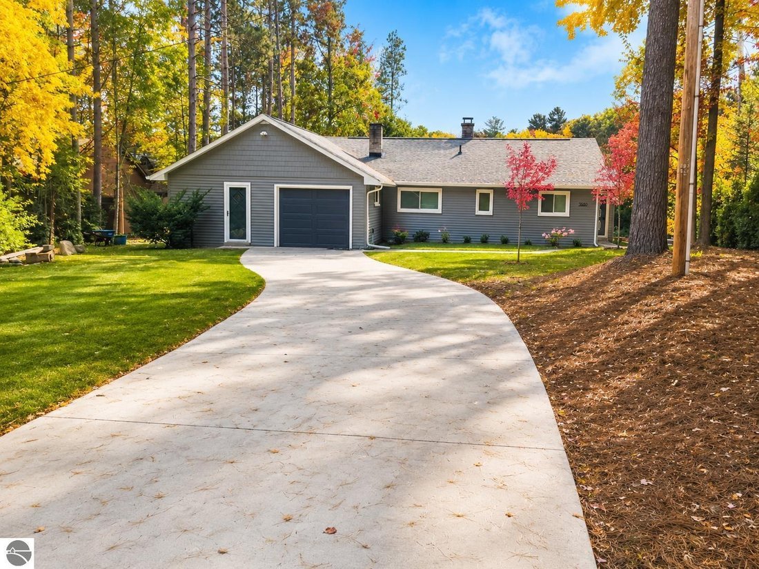 House in Traverse City, Michigan, United States 1 - 18671397