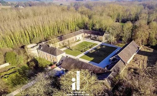 Estate in Fontainebleau, Ile-de-France, France 1