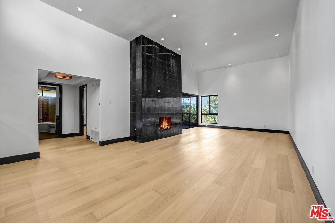 Condo in Los Angeles, California, United States 4 - 18664262