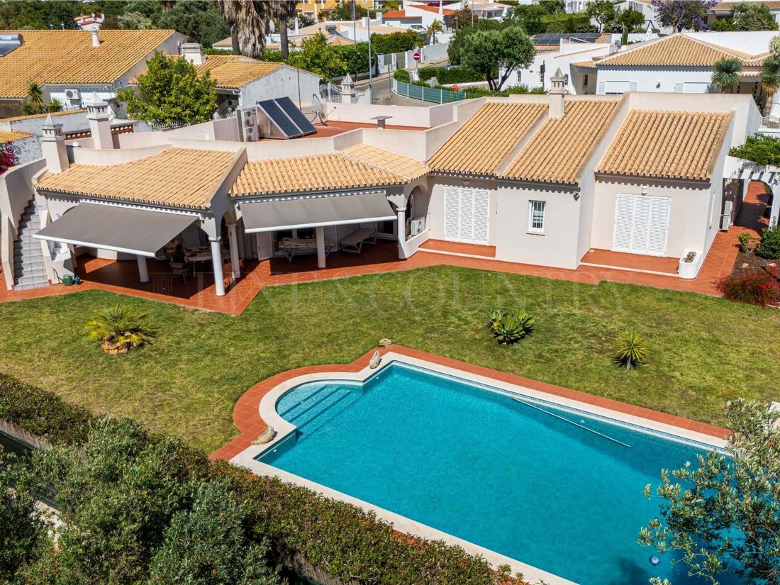 Villa in Vilamoura, Quarteira, Algarve 3 - 18664722