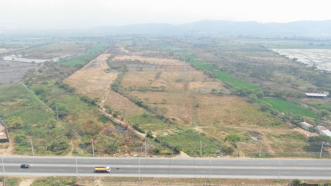Land in Guayaquil, Guayas, Ecuador 3 - 18660286