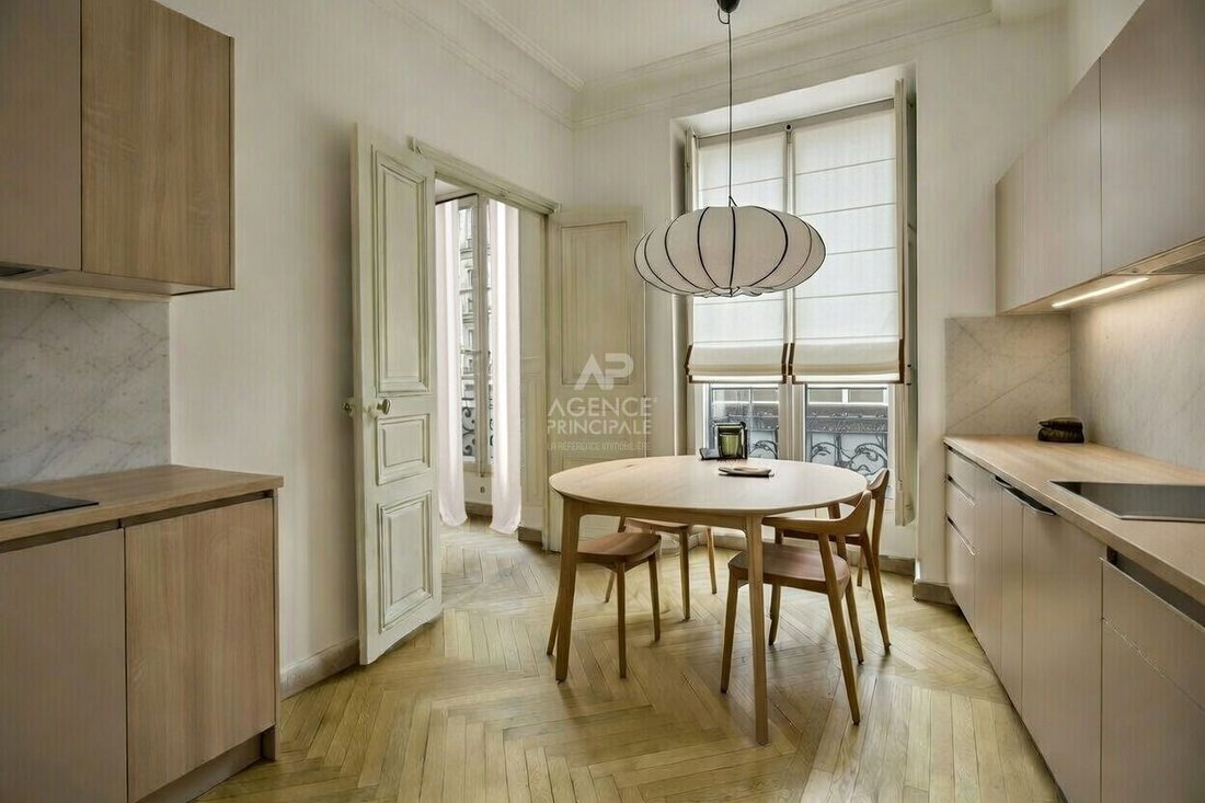 Apartment in Domaine National du Château, Versailles, France 3 - 18660159
