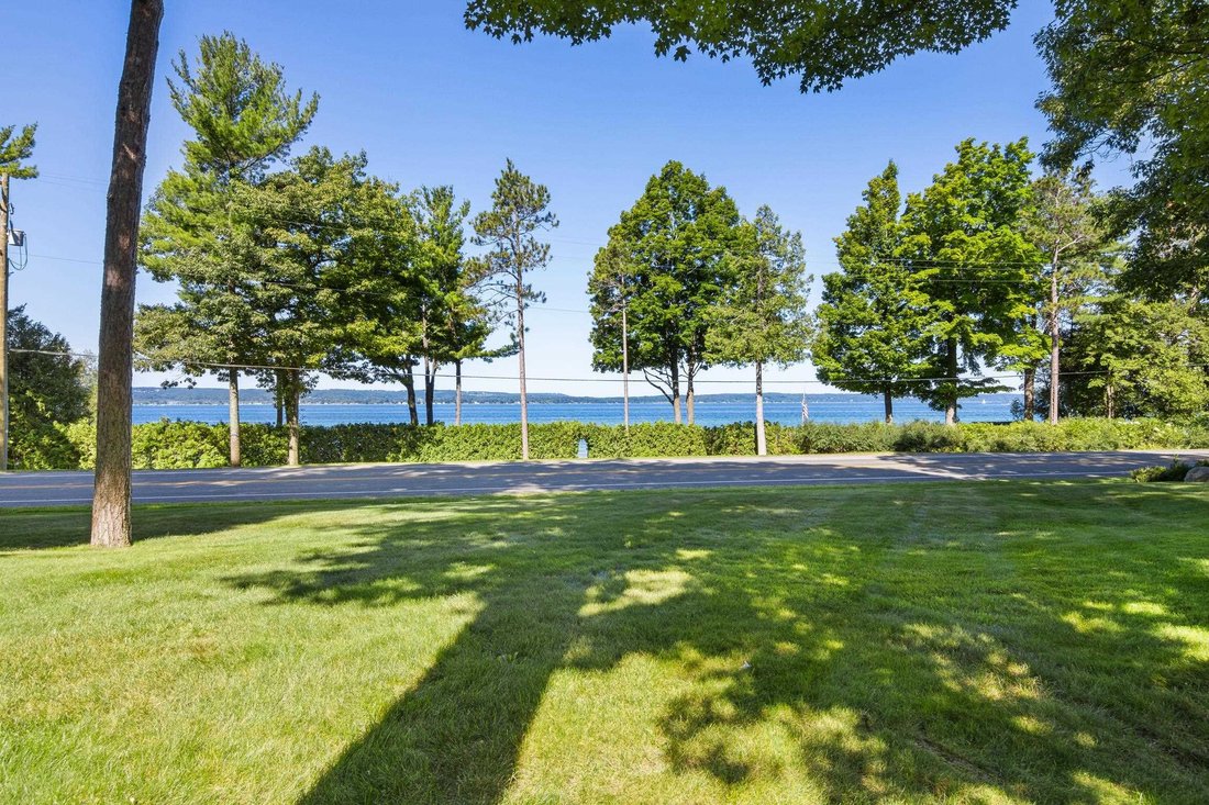 House in Traverse City, Michigan, United States 4 - 18668897